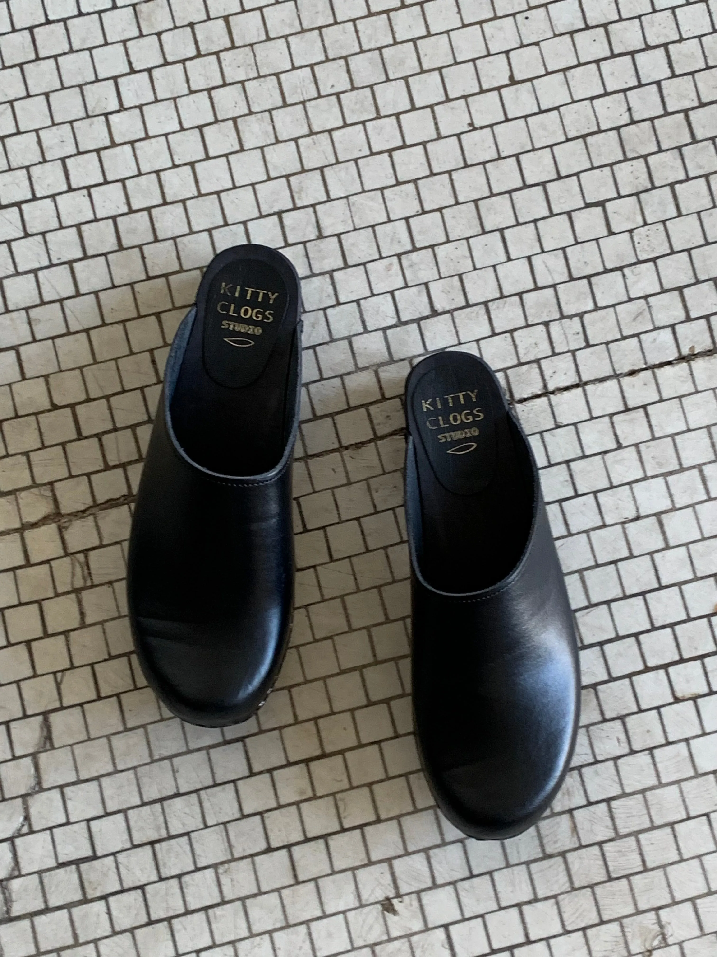 Black Kitty Clogs Studio clogs