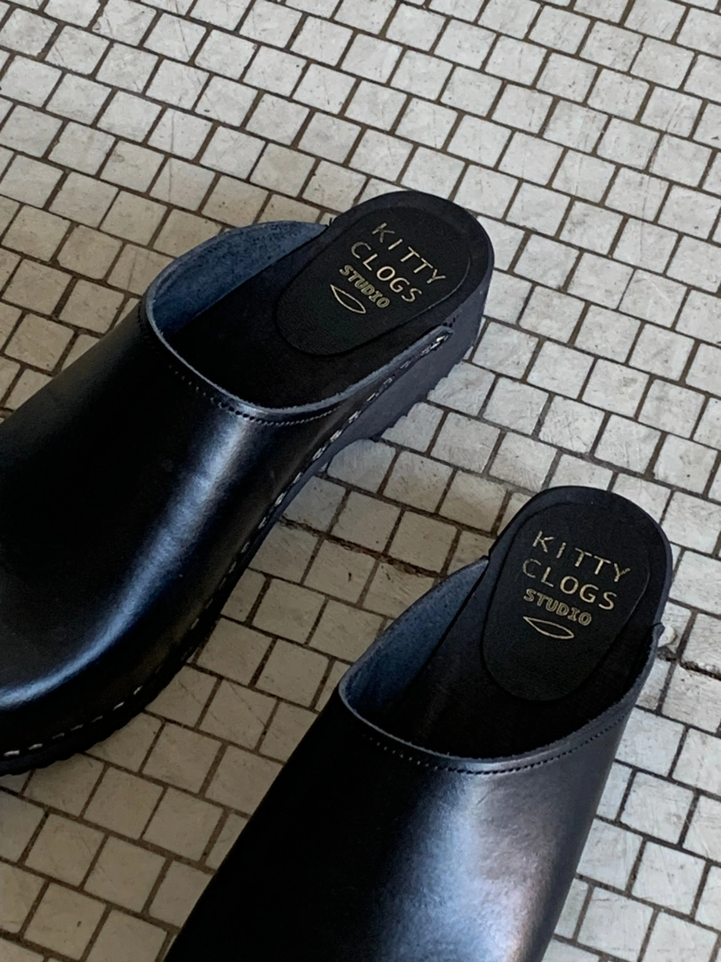 Black Kitty Clogs Studio clogs