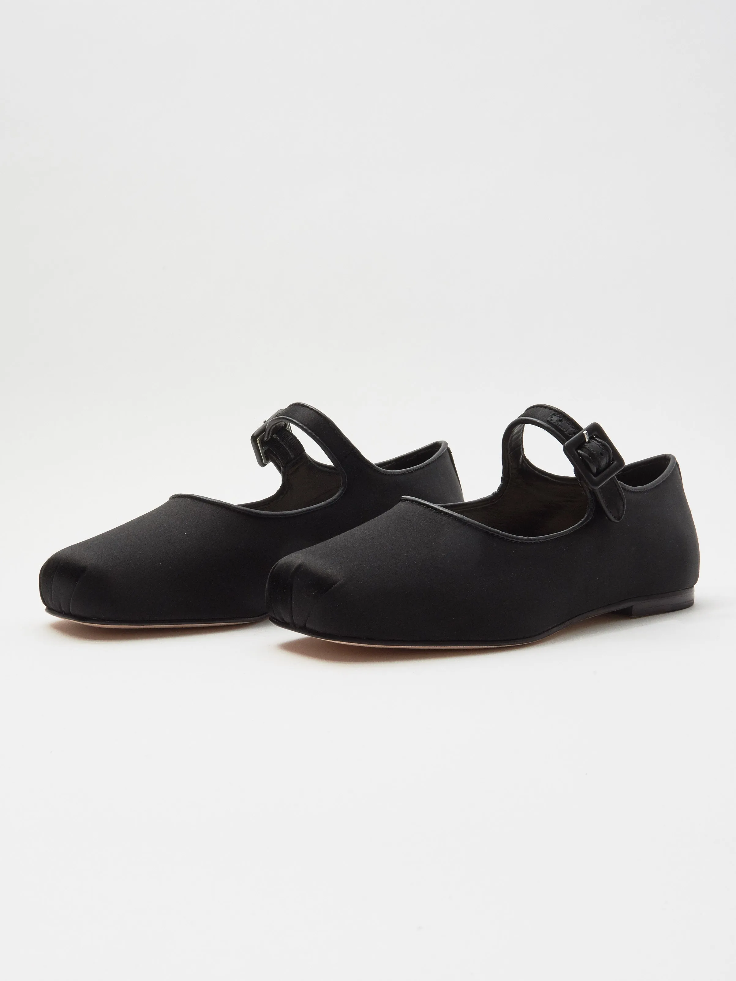 Black Mary Jane Pointe