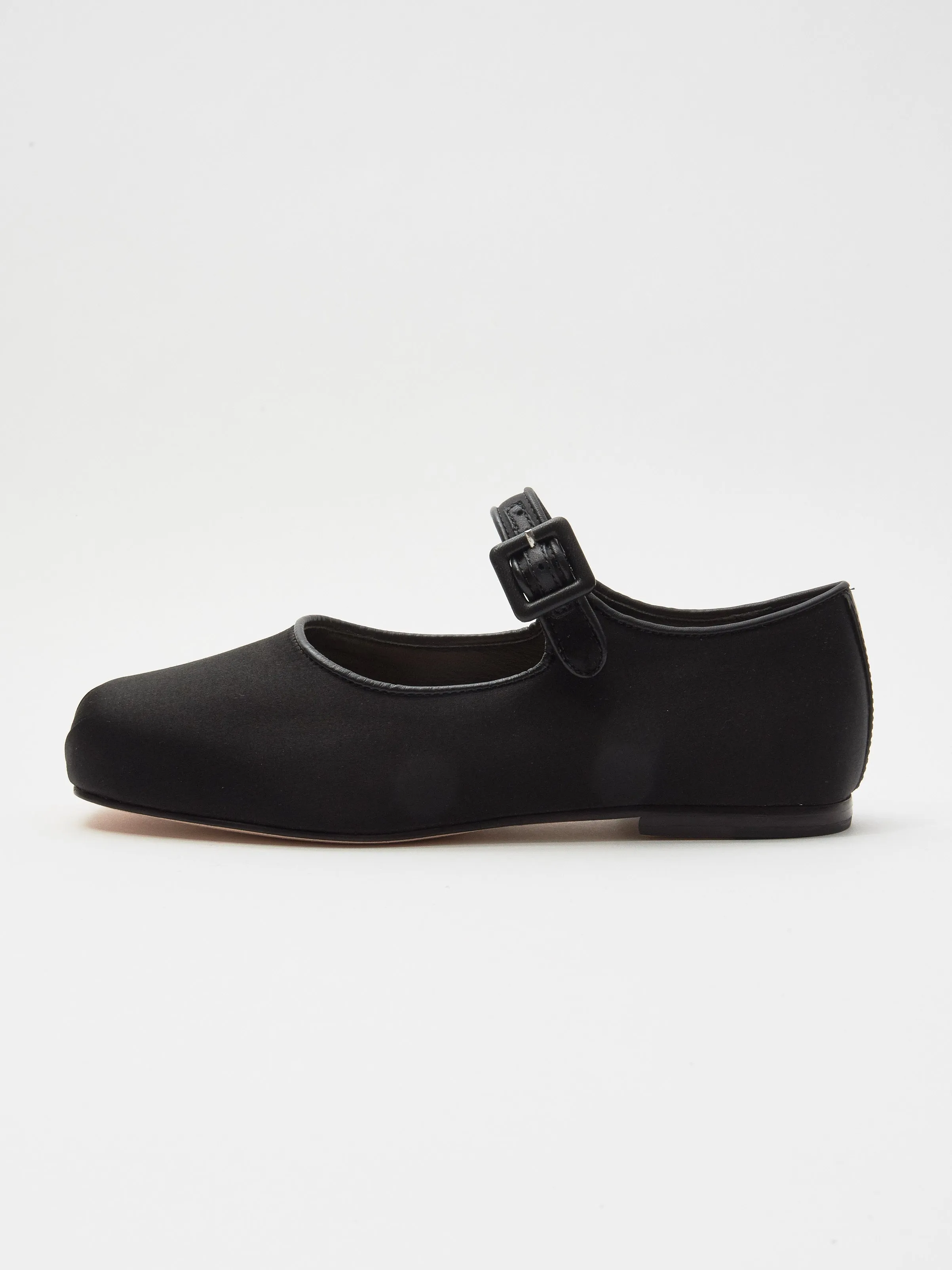 Black Mary Jane Pointe