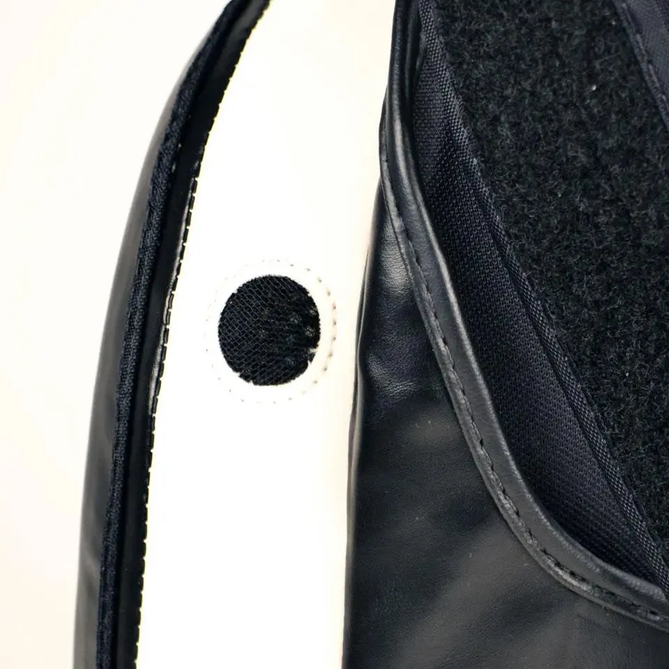Fairtex Deluxe Thigh Pads - Black