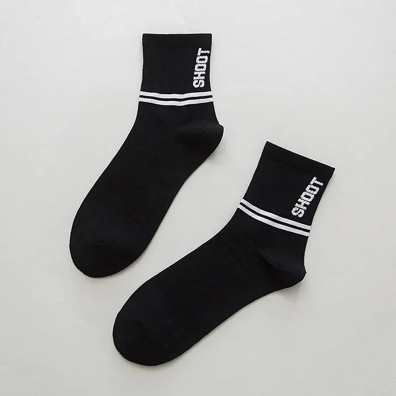 Fashion skate cotton crew socks of Virgin Mary gesture pattern for men women tide brand hip hop funny novelty  white black Funky