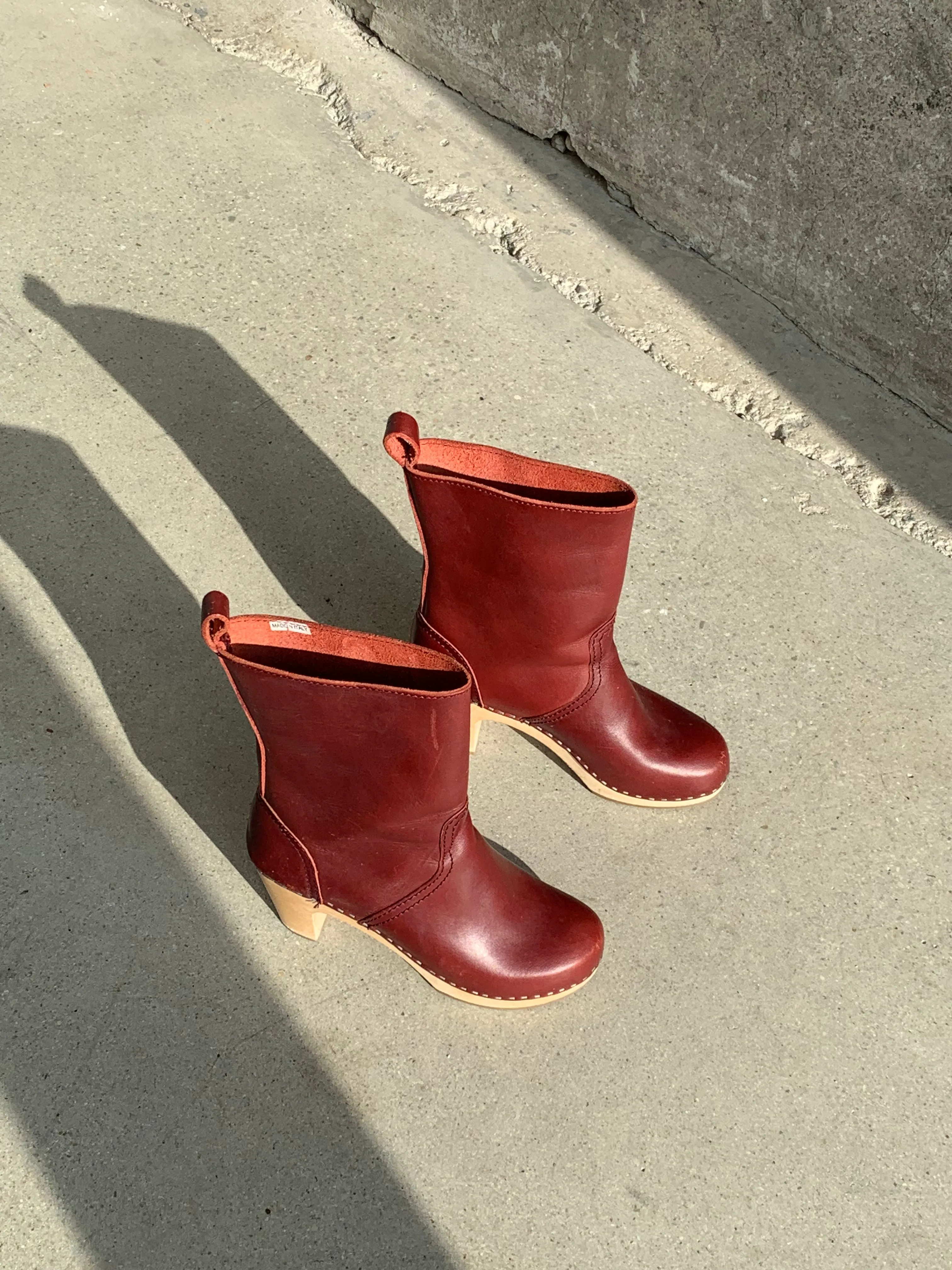 Hasbeens clog boot