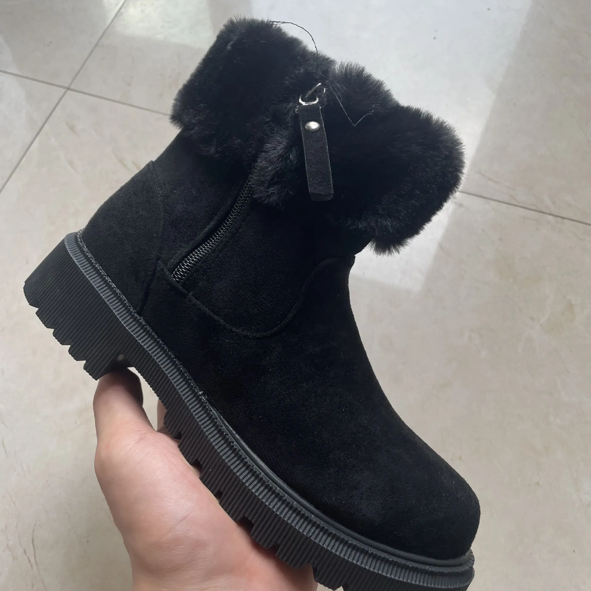 Lydia - Comfortable Plush Woman's Snow Boots
