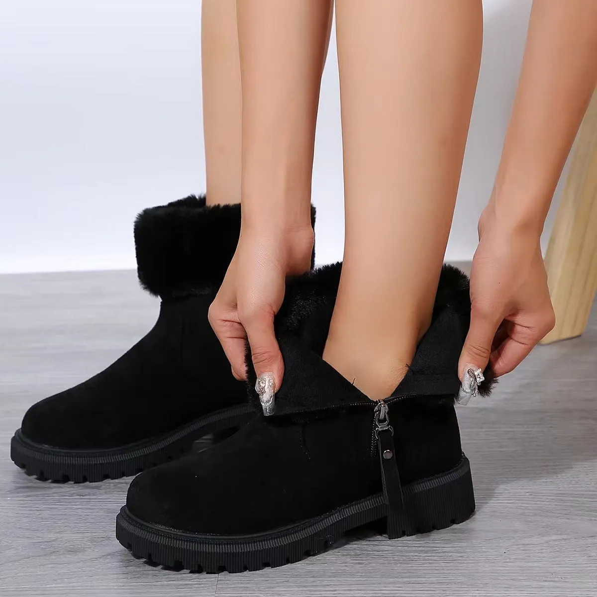 Lydia - Comfortable Plush Woman's Snow Boots