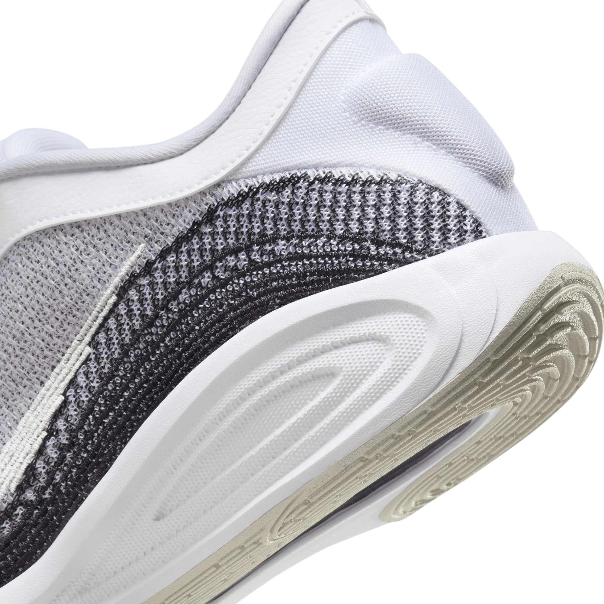 Nike Men's G.T. Hustle Academy EP Basketball Shoes