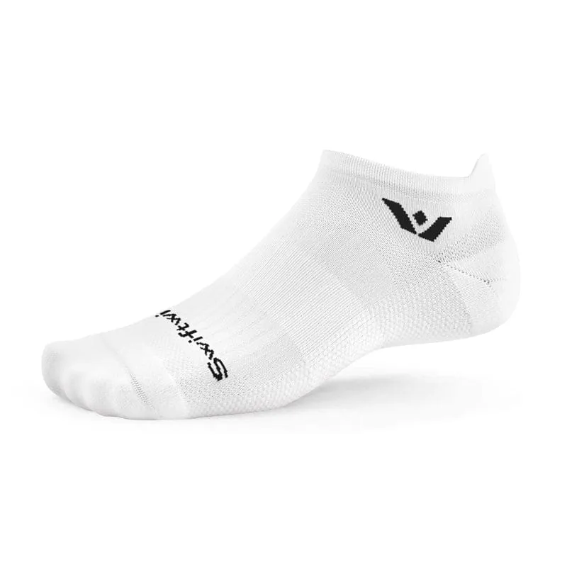 Swiftwick Aspire Zero No Show Socks