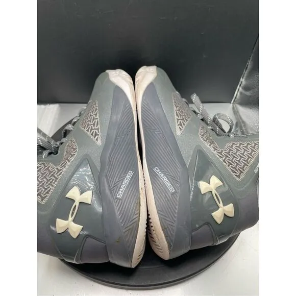 Under Armour Men's Clutchfit Drive 2 Basketball Shoe Size 8 Gray