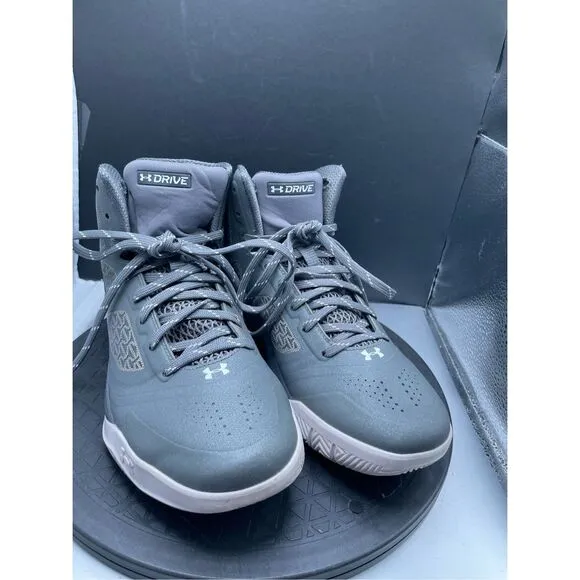 Under Armour Men's Clutchfit Drive 2 Basketball Shoe Size 8 Gray
