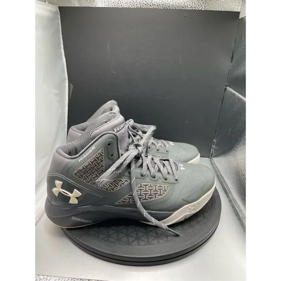 Under Armour Men's Clutchfit Drive 2 Basketball Shoe Size 8 Gray