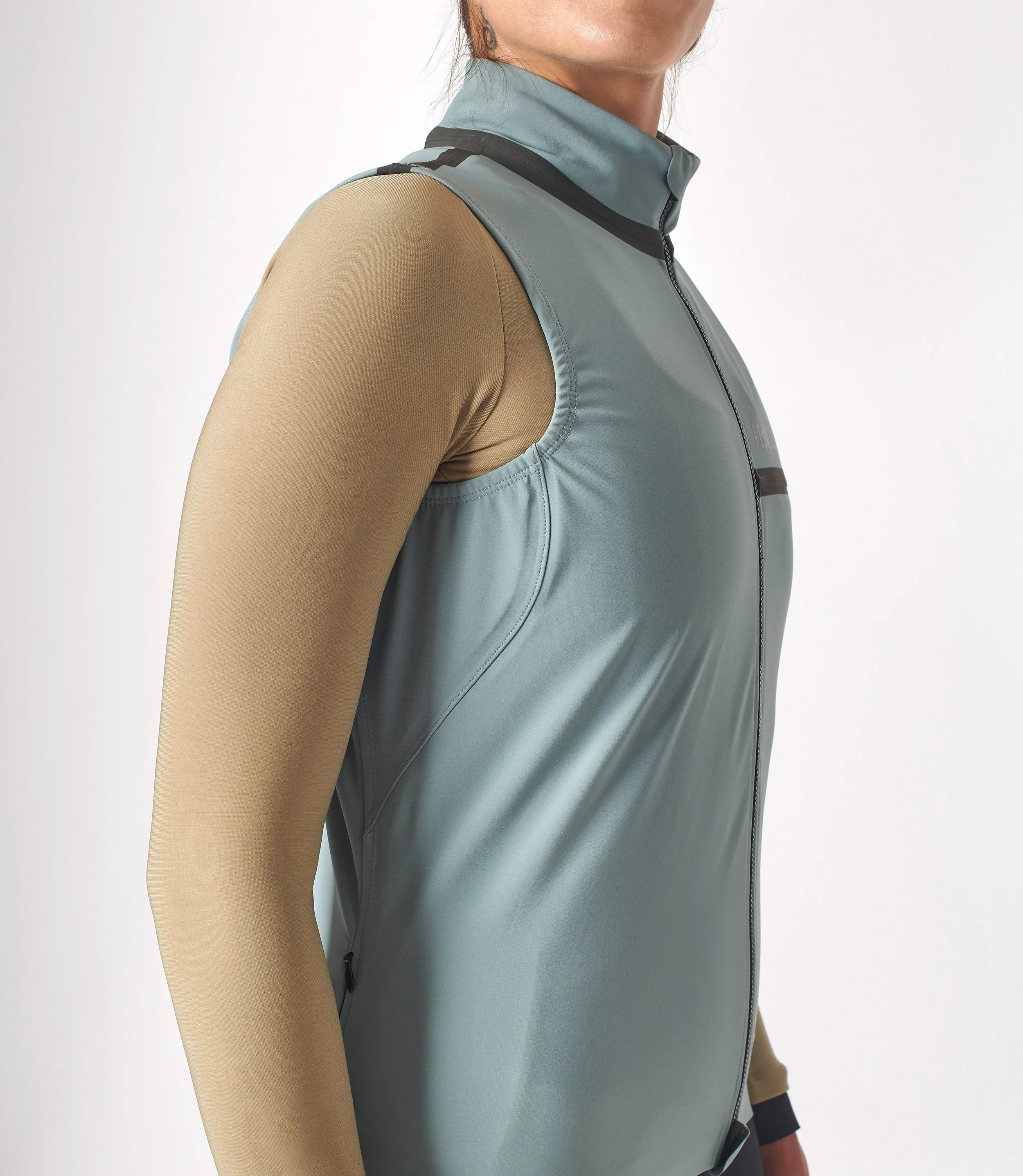 Woman - Odyssey waterproof vest in Stormy sea